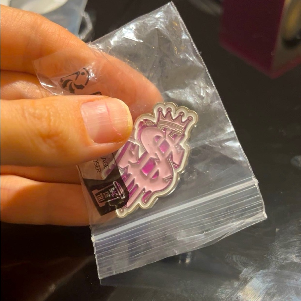 💝Free WITH PURCHASE ONLY💝 Pink Money Sign w/ crown Pin